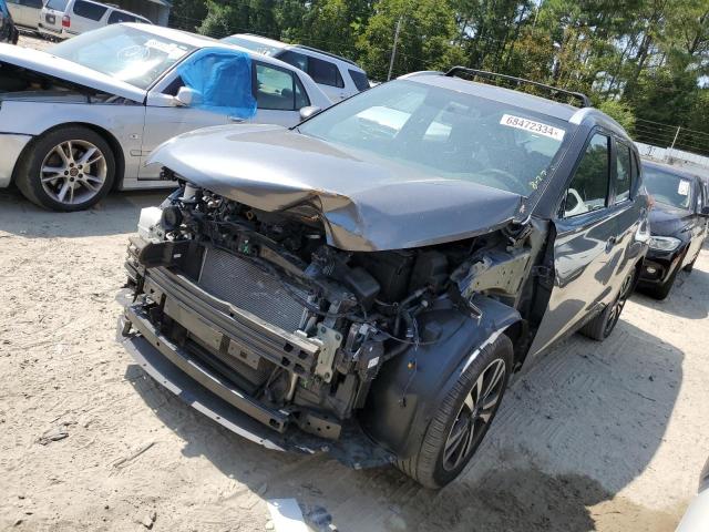  Salvage Nissan Kicks