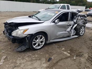  Salvage Nissan Maxima