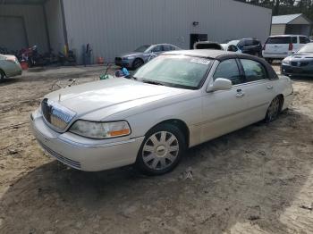  Salvage Lincoln Towncar