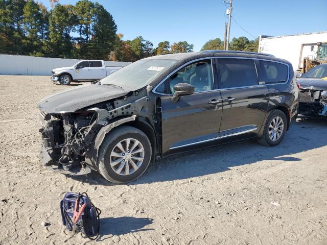  Salvage Chrysler Pacifica