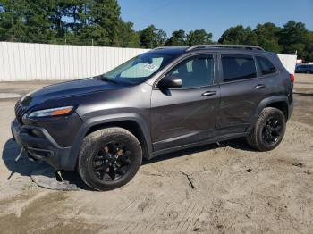  Salvage Jeep Cherokee