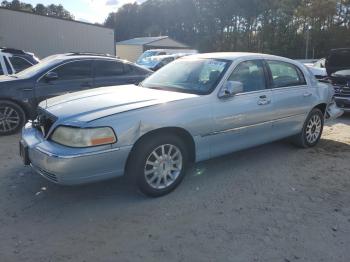  Salvage Lincoln Towncar