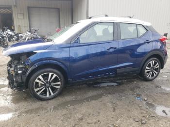  Salvage Nissan Kicks