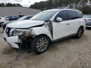  Salvage Nissan Pathfinder