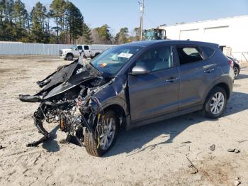  Salvage Hyundai TUCSON