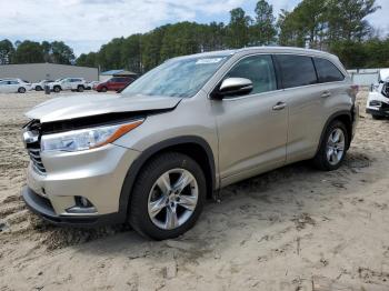  Salvage Toyota Highlander