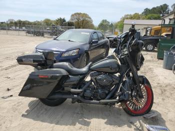  Salvage Harley-Davidson Fl