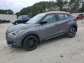  Salvage Nissan Kicks