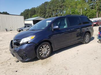  Salvage Toyota Sienna