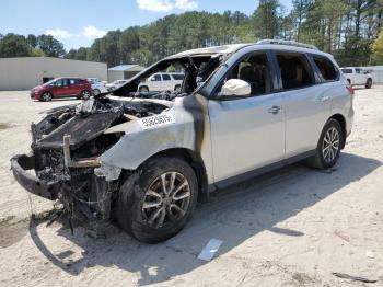  Salvage Nissan Pathfinder