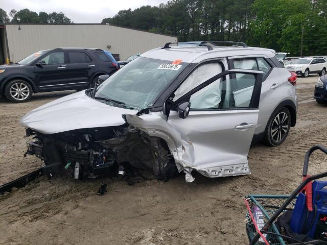  Salvage Nissan Kicks