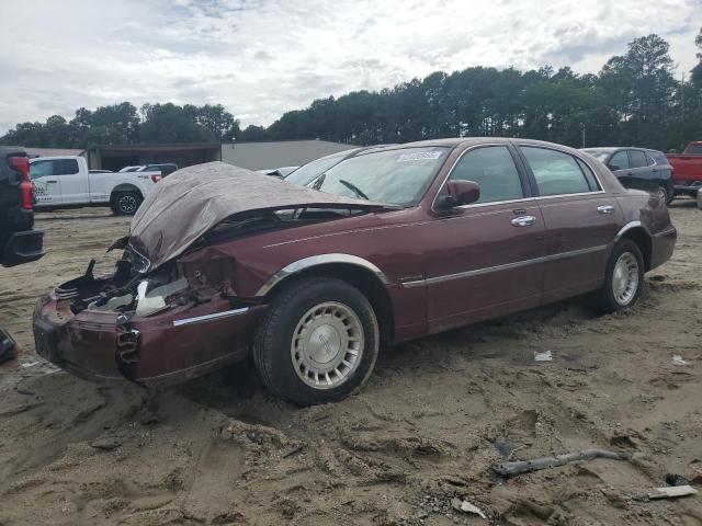  Salvage Lincoln Towncar