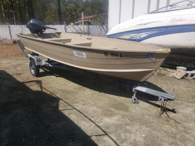  Salvage Starcraft Co Boat