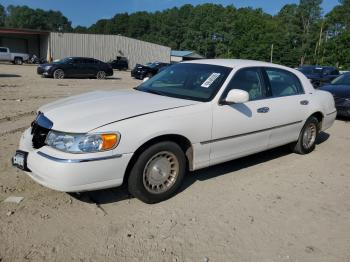  Salvage Lincoln Towncar