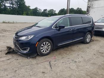  Salvage Chrysler Pacifica