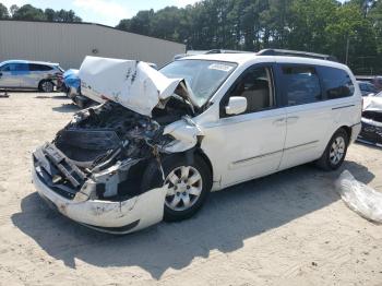  Salvage Hyundai Entourage
