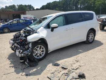  Salvage Chrysler Minivan