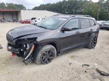  Salvage Jeep Cherokee