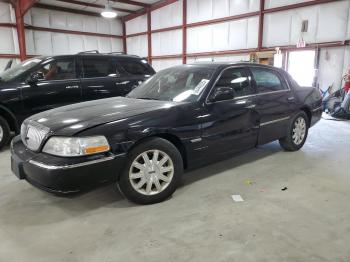  Salvage Lincoln Towncar