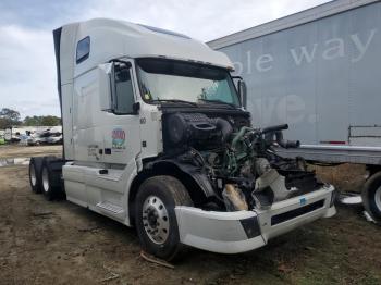  Salvage Volvo Vnl