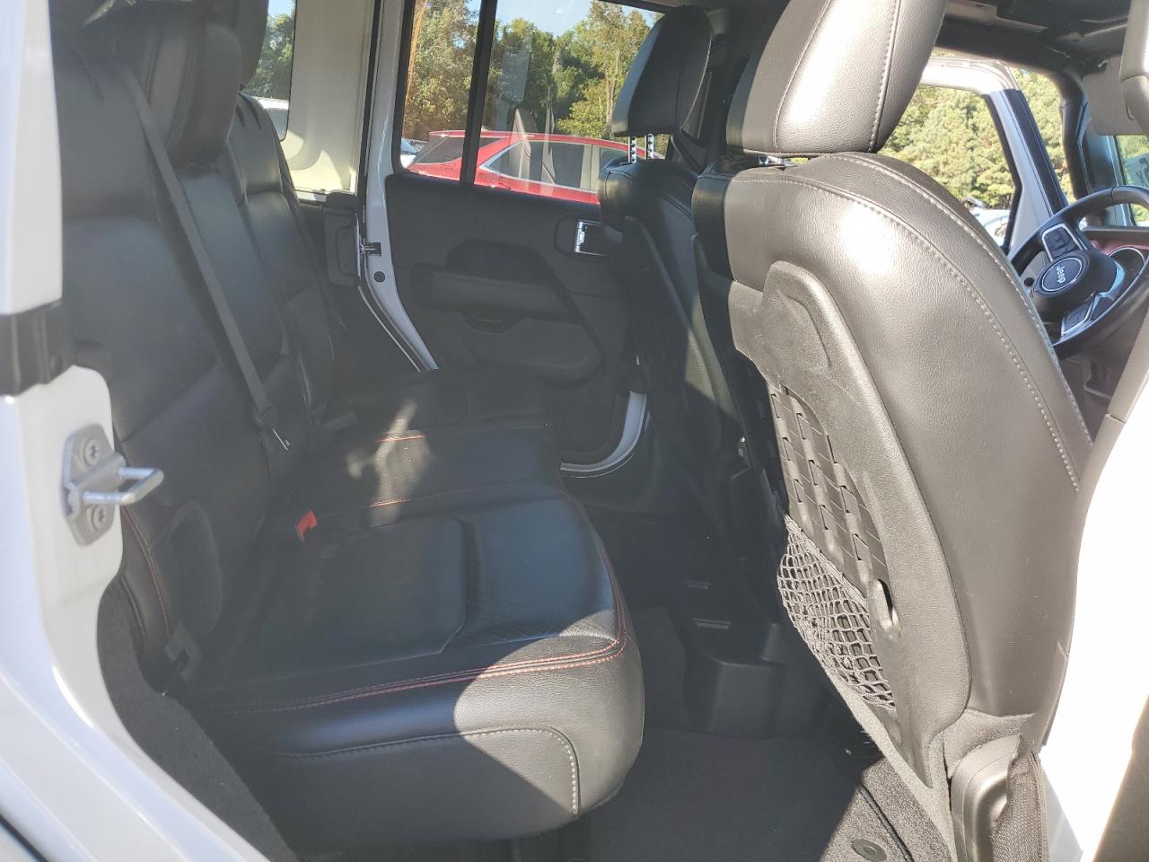 Jeep Wrangler Rubicon Image 13