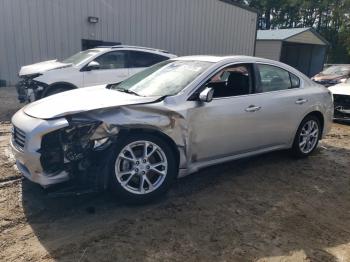  Salvage Nissan Maxima