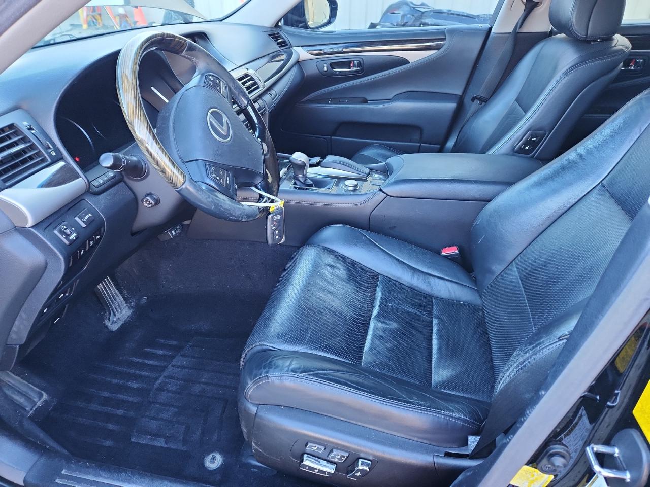 Lexus LS 460 Image 12