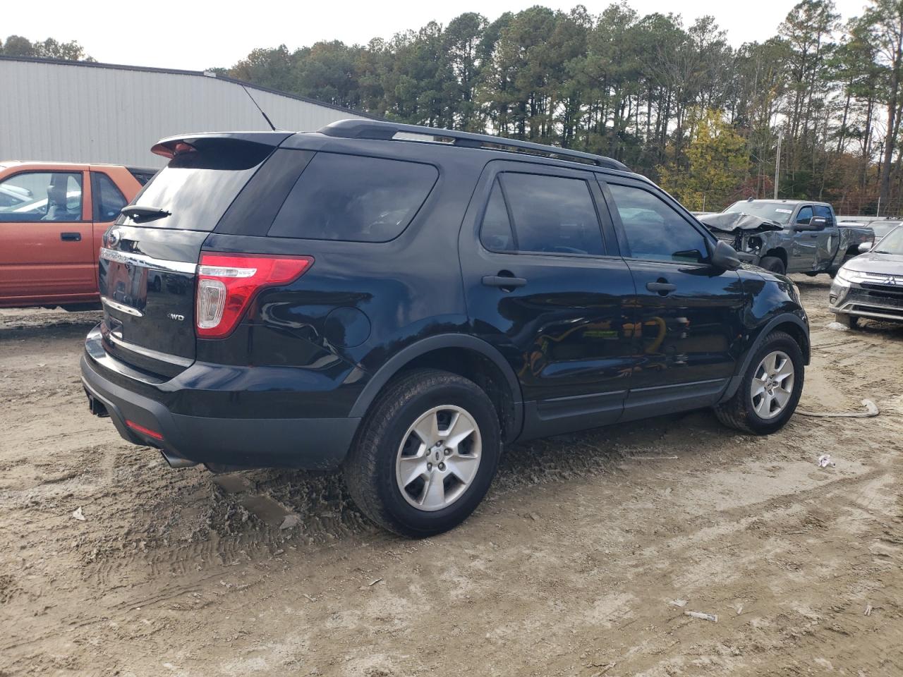 Ford Explorer Image 6