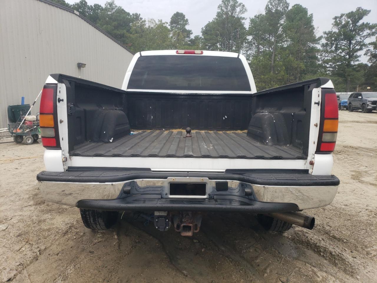 GMC Sierra K2500 Heavy Duty Image 6