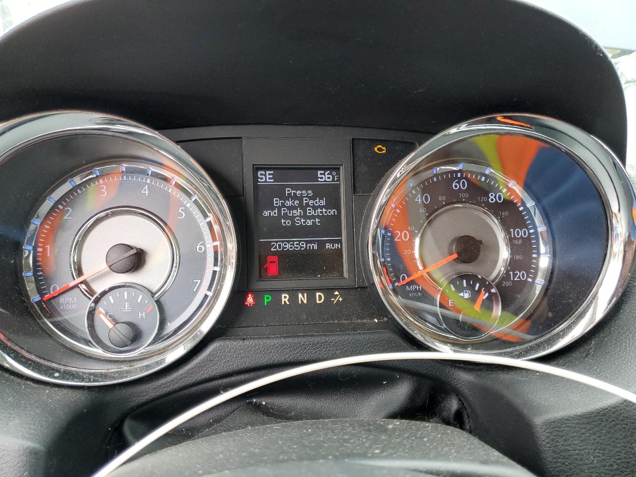 Chrysler Minivan Touring Image 13