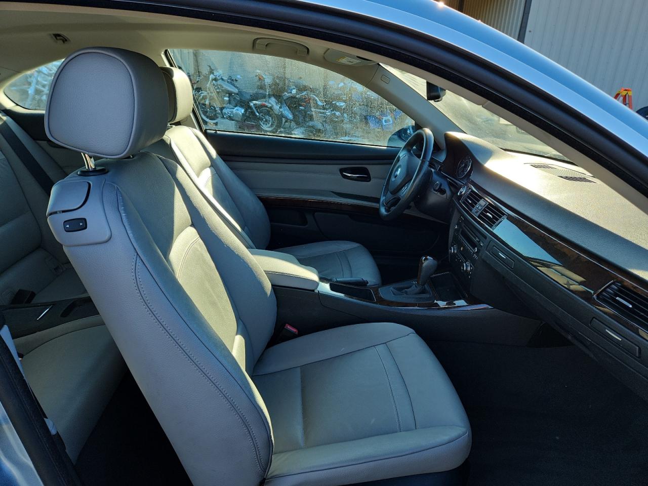 BMW 3 Series I Image 8