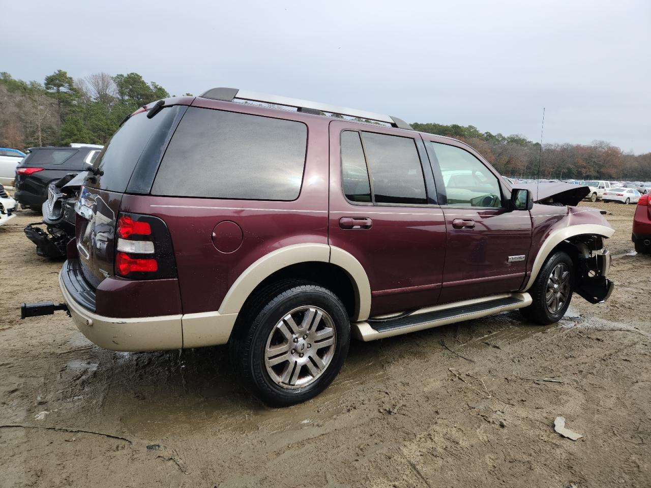 Ford Explorer Eddie Bauer Image 2