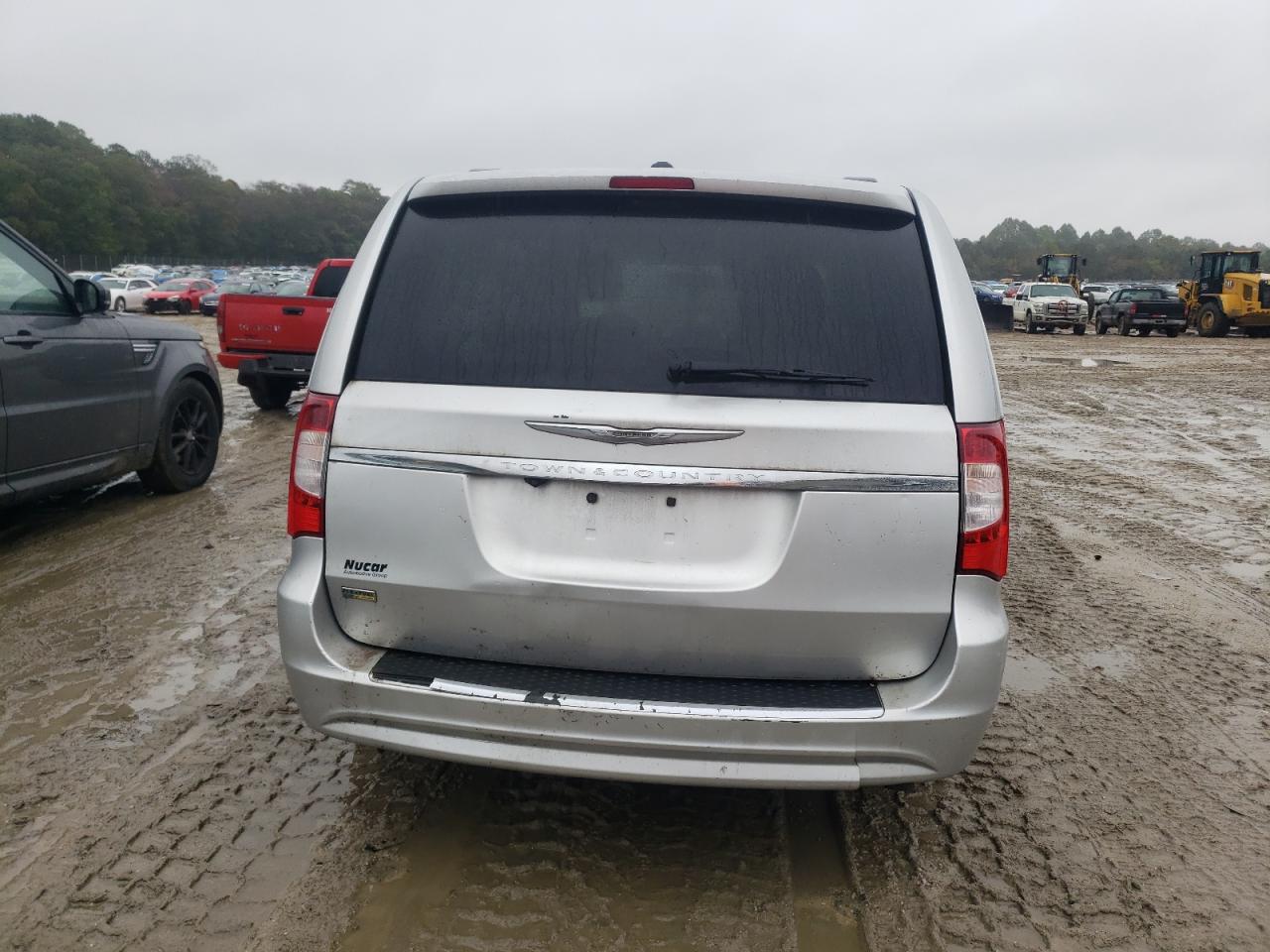 Chrysler Minivan Touring Image 4