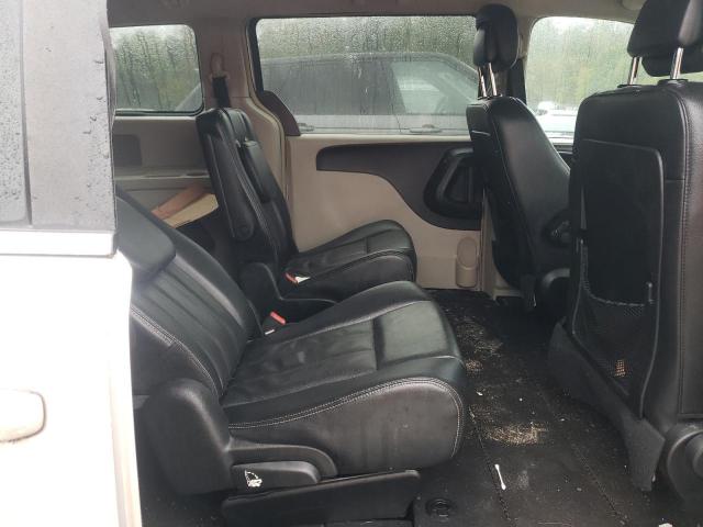 Chrysler Minivan Touring Image 12