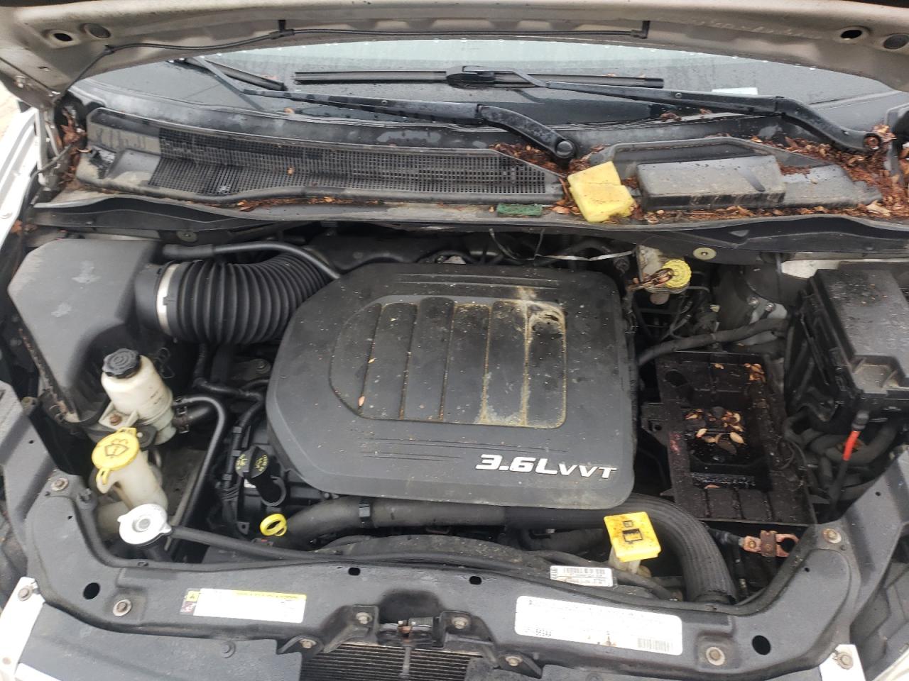 Chrysler Minivan Touring Image 10