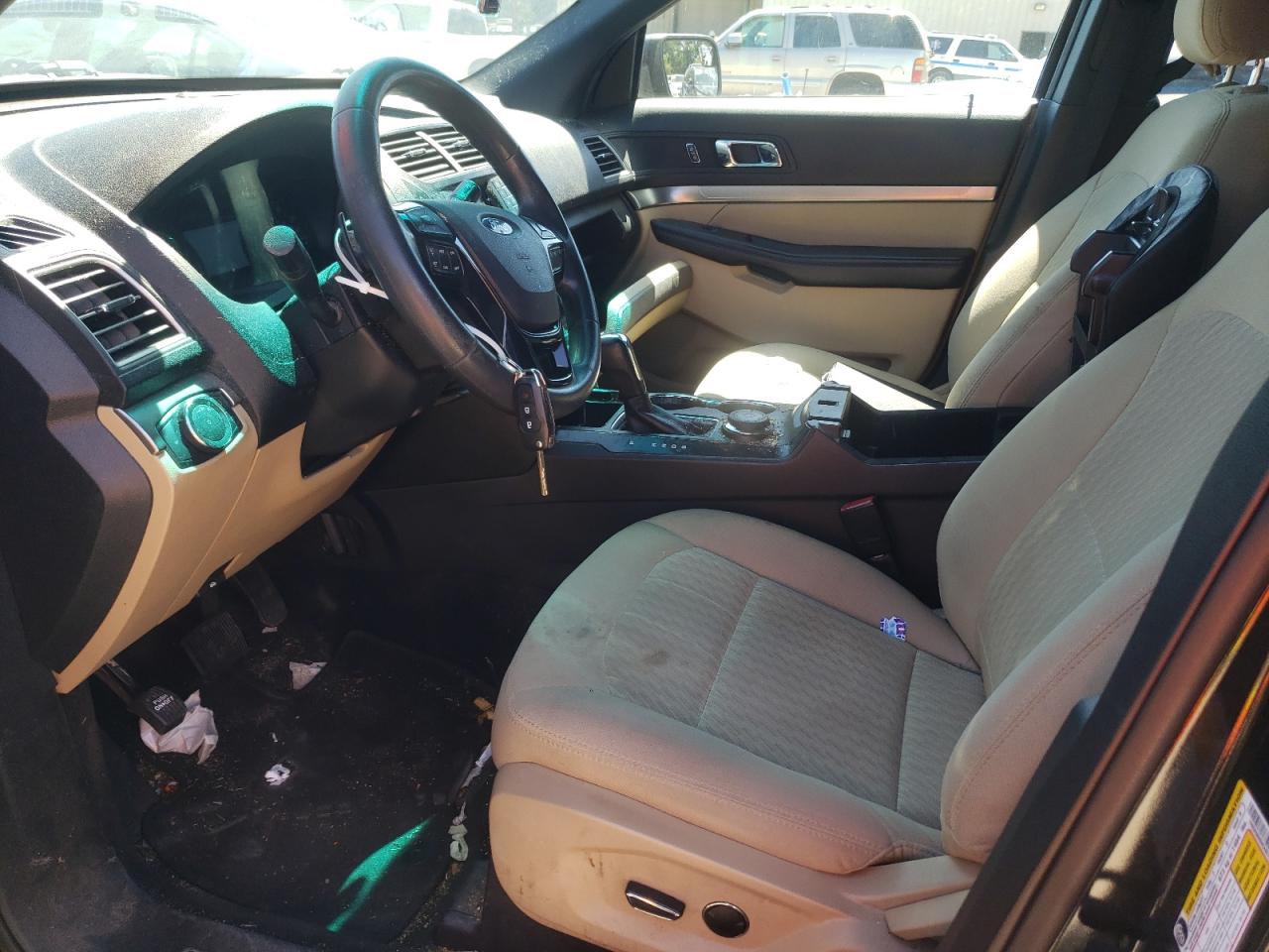 Ford Explorer Image 8