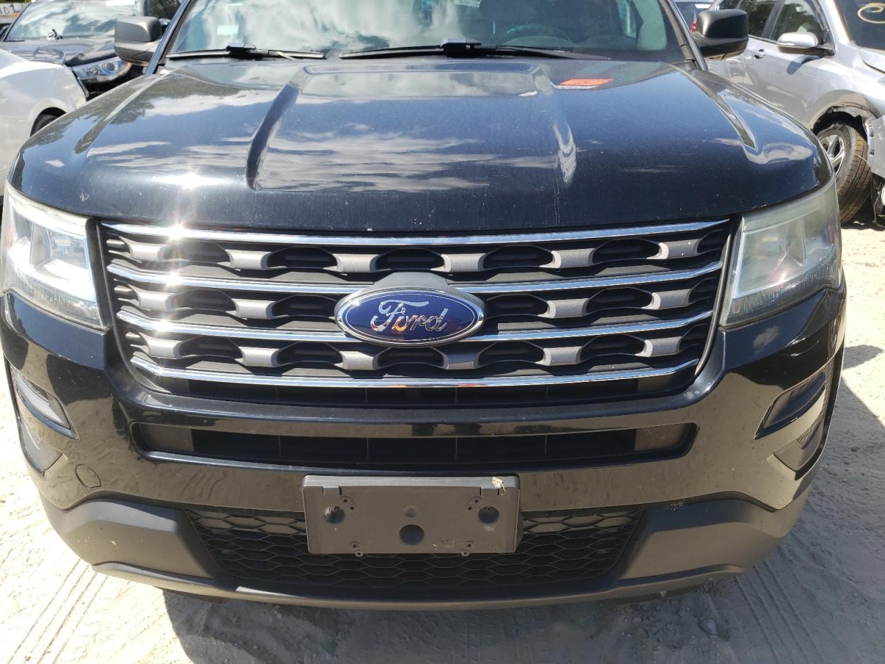 Ford Explorer Image 7