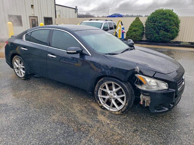 Nissan Maxima S Image 8