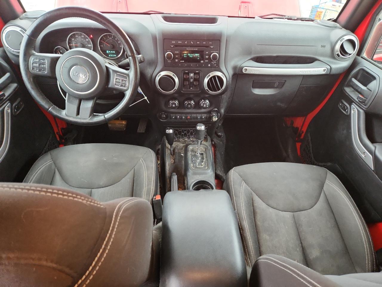 Jeep Wrangler Sahara Image 8