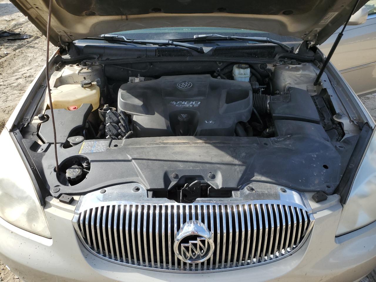 Buick Lucerne Cx Image 12
