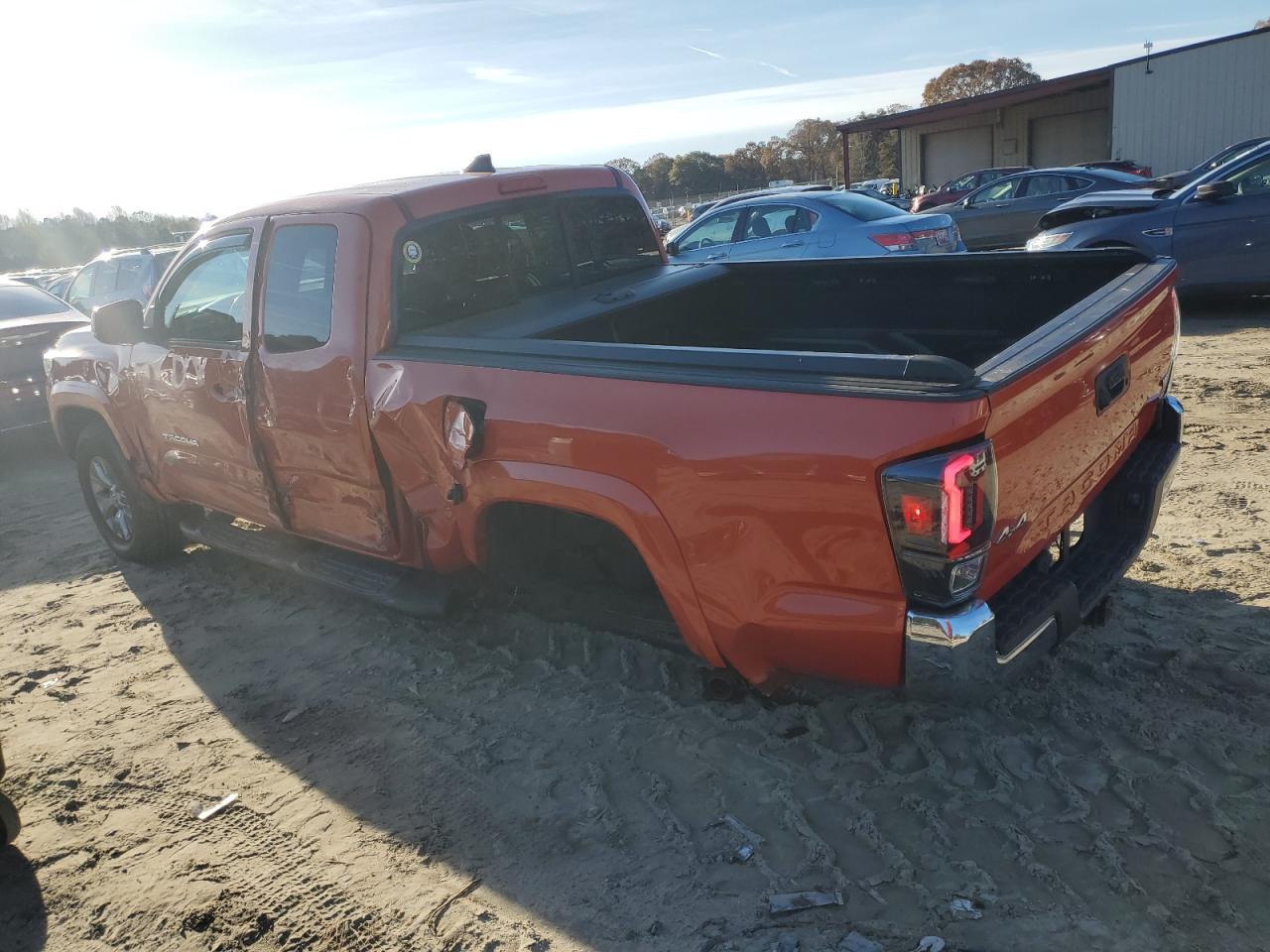 Toyota Tacoma Access Cab Image 2