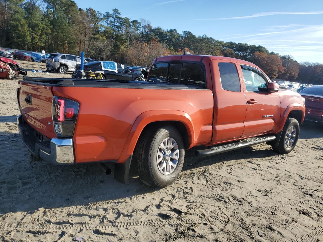 Toyota Tacoma Access Cab Image 3