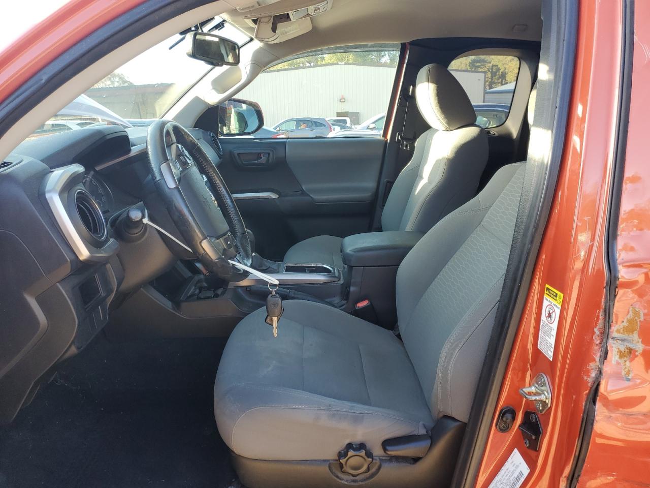 Toyota Tacoma Access Cab Image 11