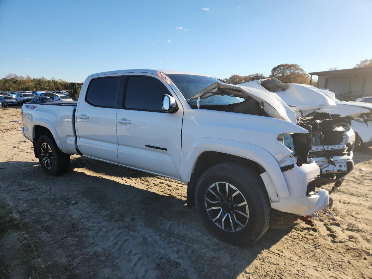 Toyota Tacoma Double Cab Image 3