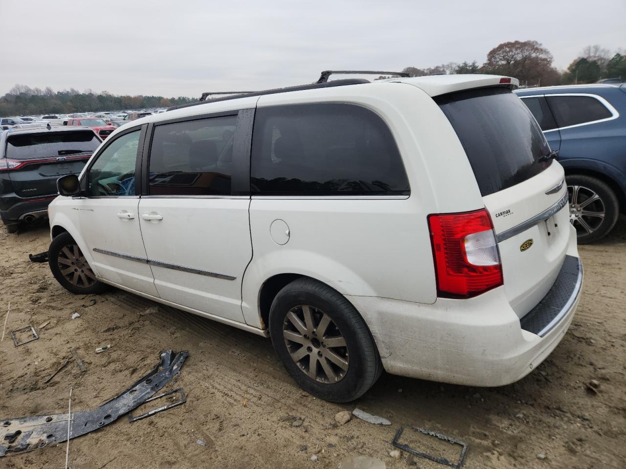 Chrysler Minivan Touring L Image 3