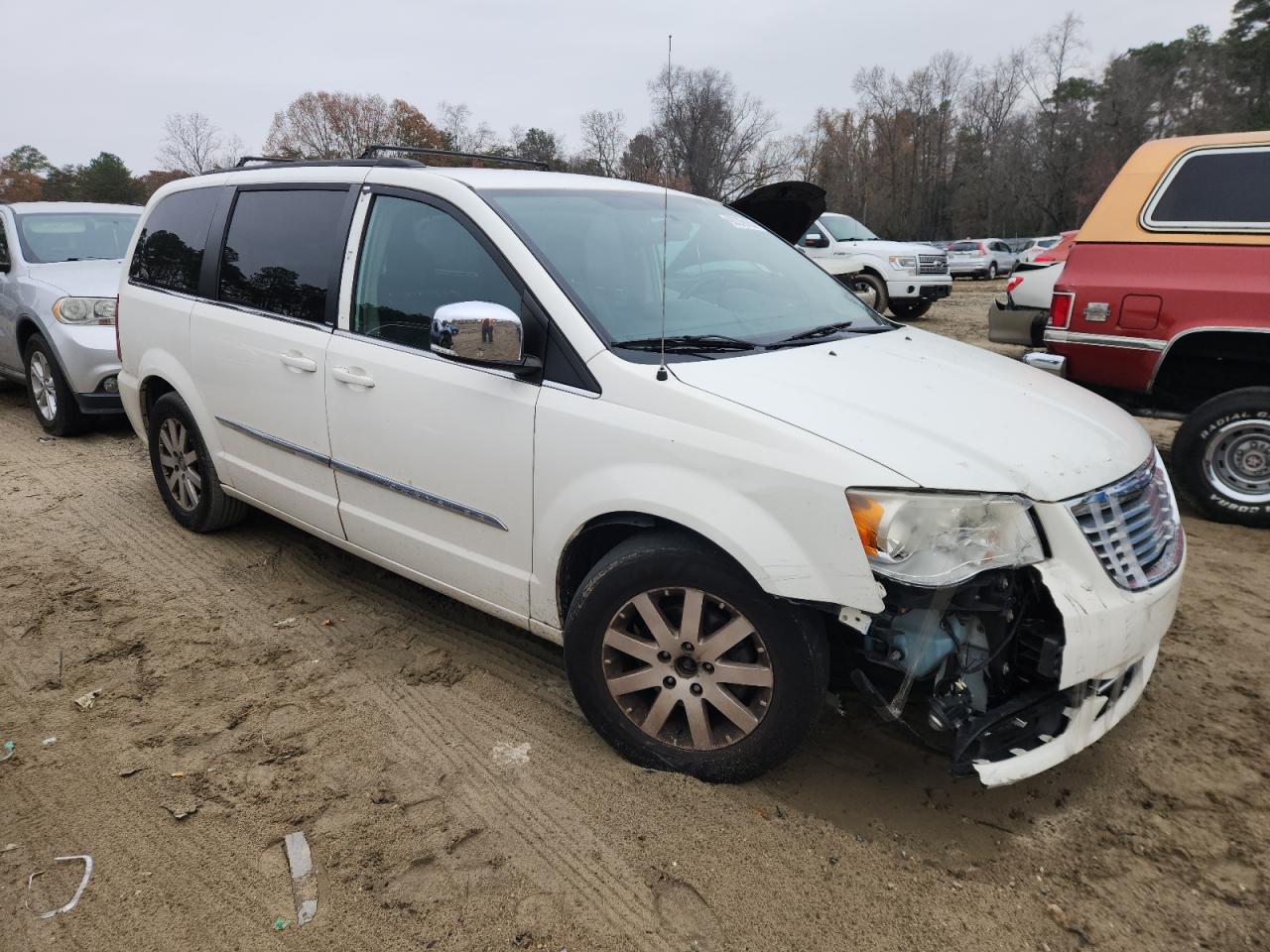 Chrysler Minivan Touring L Image 11