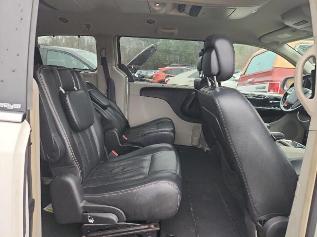 Chrysler Minivan Touring L Image 13