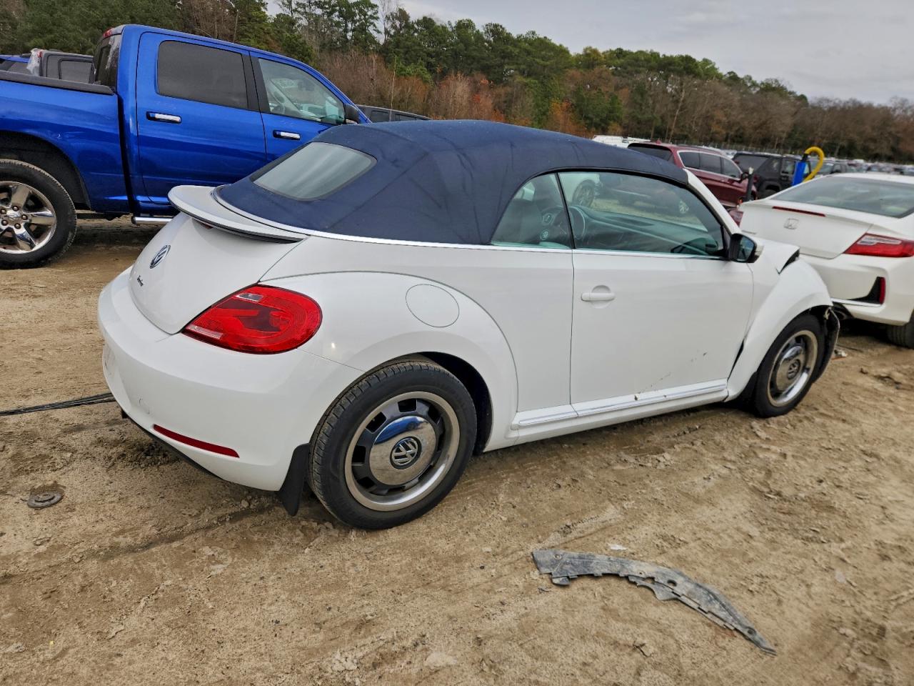 Volkswagen Beetle S/se Image 7