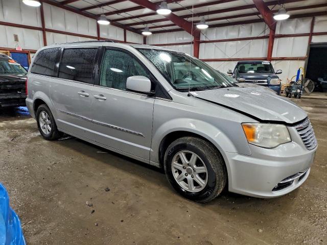 Chrysler Minivan Touring Image 2