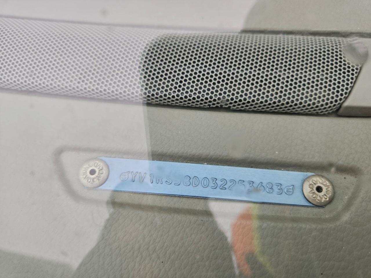 Volvo S60 2.4t Image 2